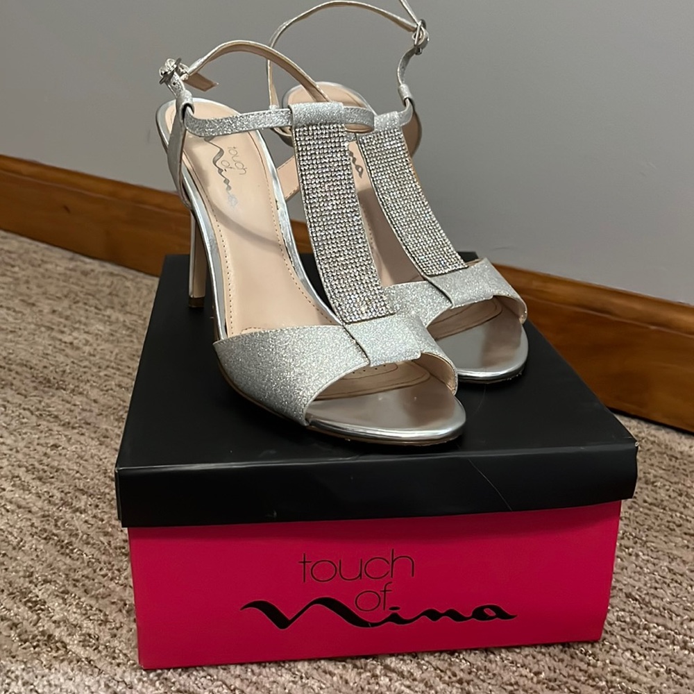 Cocktail Style 3 inch heels, silver, Touch of Nina, size 9M